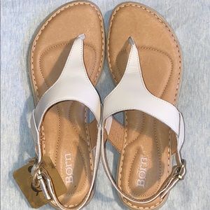 🌟NWT Born Taylor sandals White Sz 10
